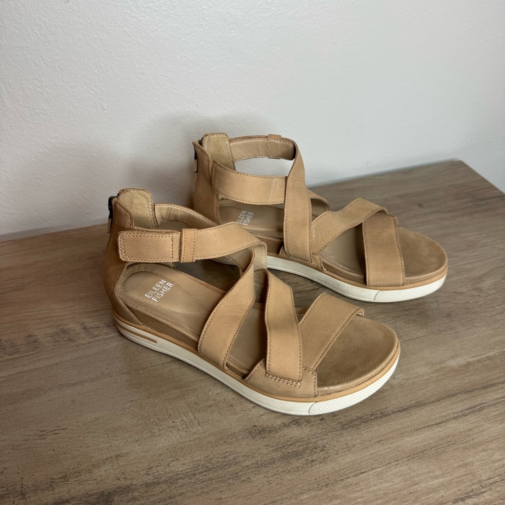 Eileen Fisher Womens Tan Nubuck Platform Sandals With Crisscross Straps